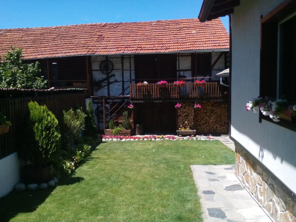 Deny Holiday Home Dobrinischte Exterior foto